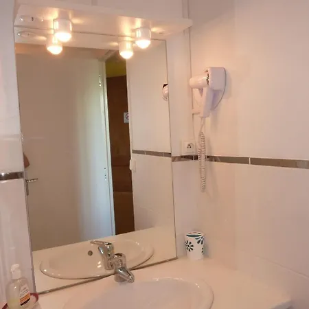 D'hotes Au Fil De L'eau Bed & Breakfast *