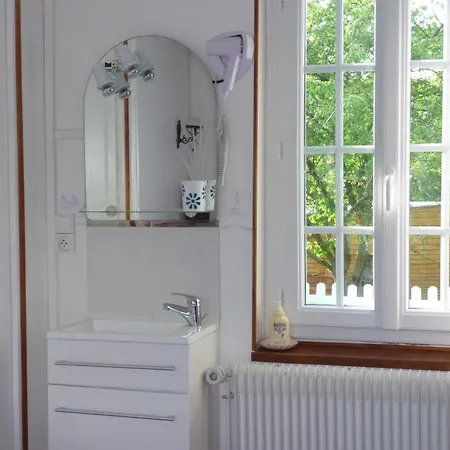 Oda ve Kahvaltı D'hotes Au Fil De L'eau